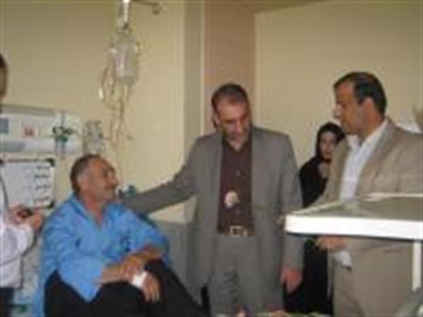 عیادت از بیماران بستری در بیمارستان امام خمینی (ره) در هفته سلامت